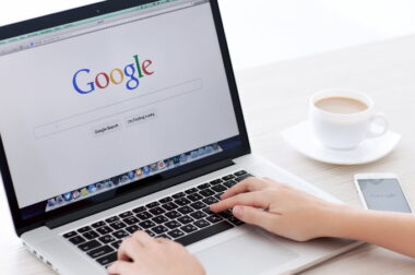 Wujek Google i Ciocia Wikipedia – o co pytają palacze zioła?